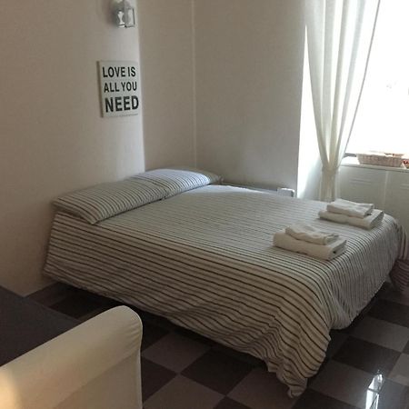 Bed and Breakfast Bed2Go Турин Номер фото
