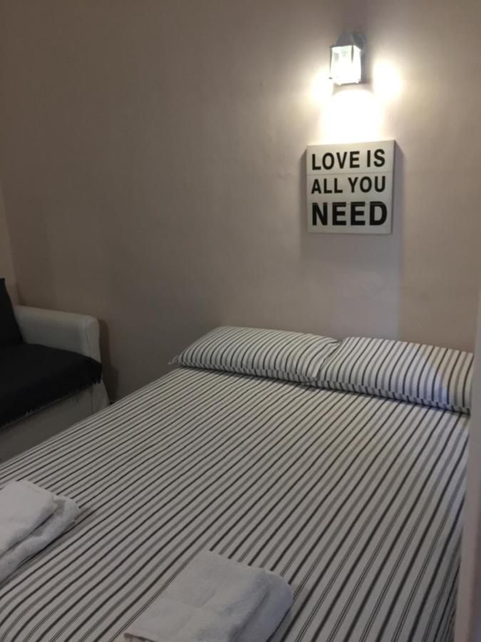 Bed and Breakfast Bed2Go Турин Номер фото