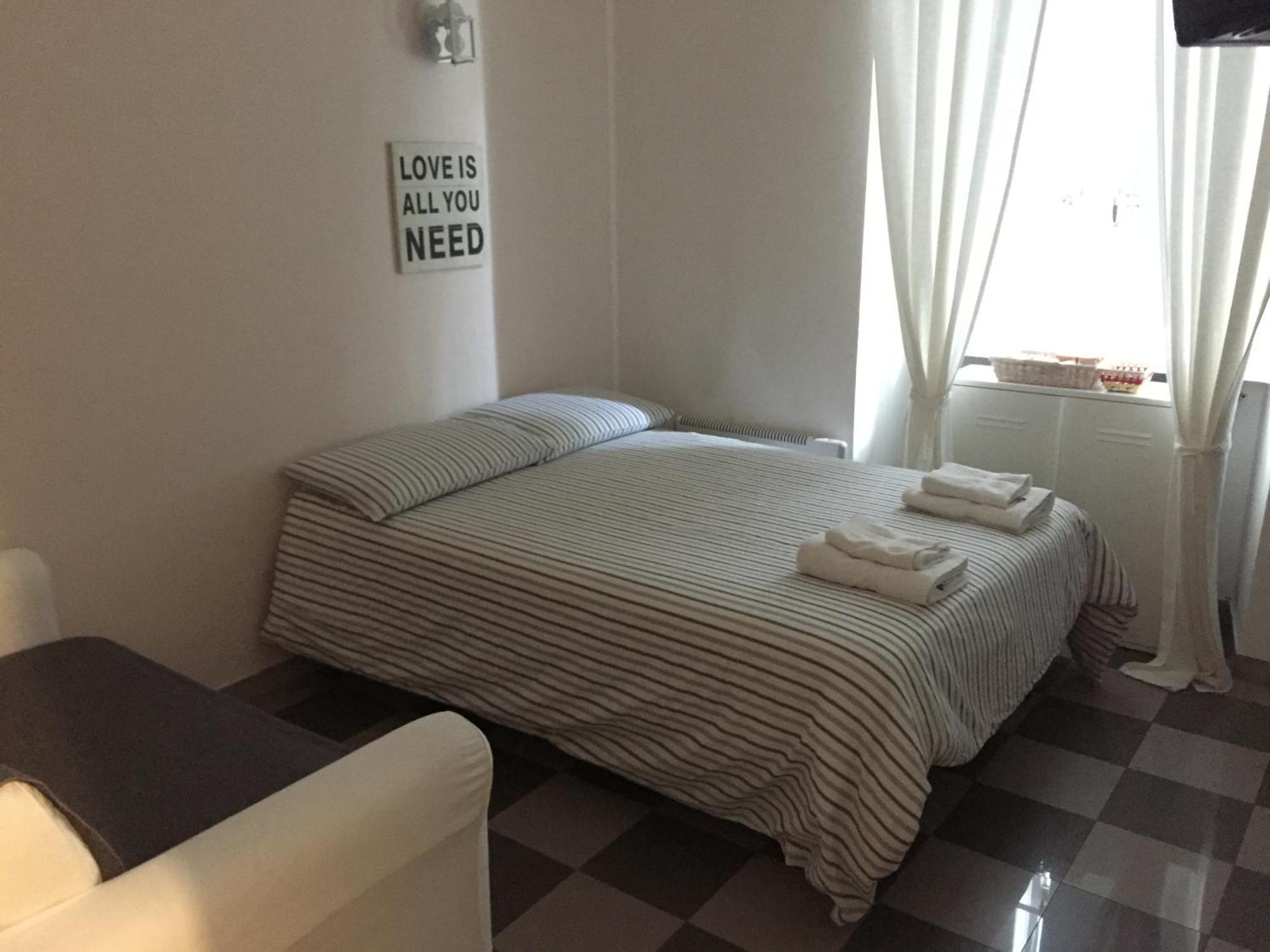 Bed and Breakfast Bed2Go Турин Номер фото