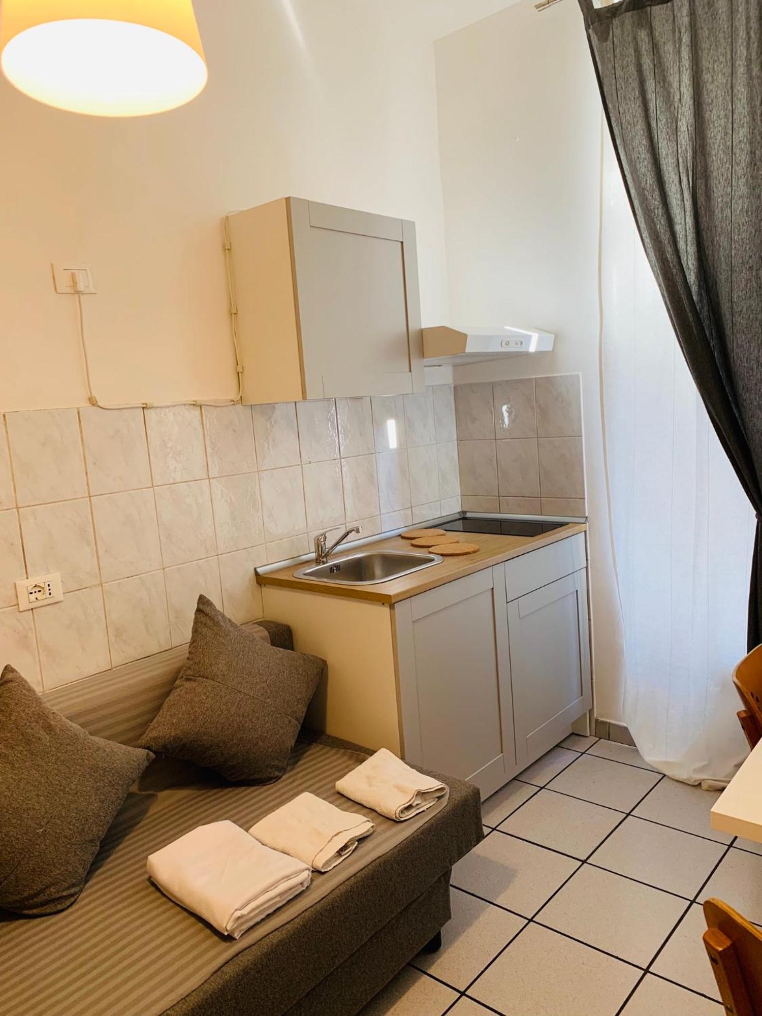 Bed and Breakfast Bed2Go Турин Номер фото